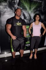 Gul Panag_s workout to promote Dohne Nutrition whey in True Fitness on 4th Oct 2011 (7).JPG